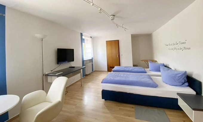 Waldbreitbach House | Double room (room no. 2) - Nassen's Mühle - Restaurant & Pension