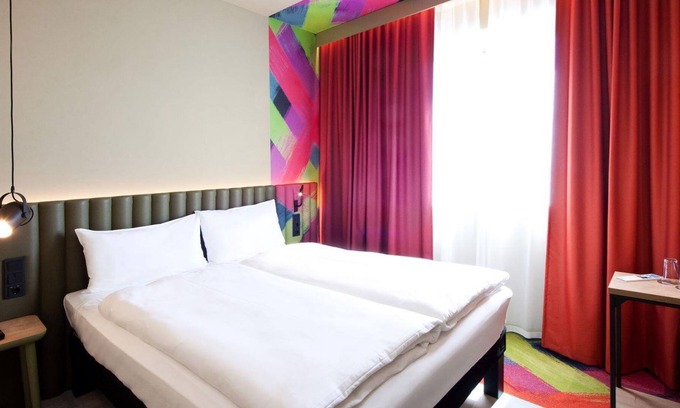 Parndorf House | Double room, shower, toilet - ibis Styles Parndorf Neusiedler See