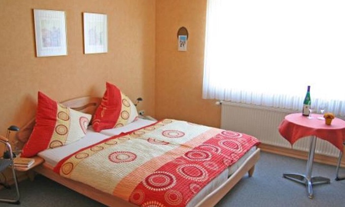 Briedel Apartment | Double room shower / WC - Ferienweingut Hensler