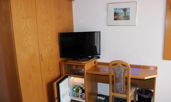 Weissenstein Apartment | Double room with shower and WC