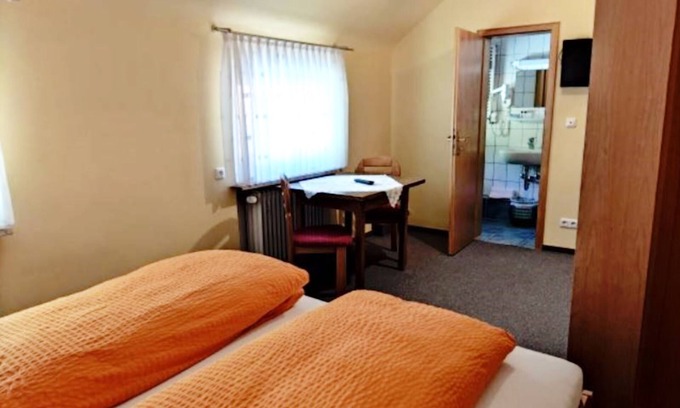 Beerfelden Cottage | Double room without balcony 02 - Gasthaus Zum Pälterwald