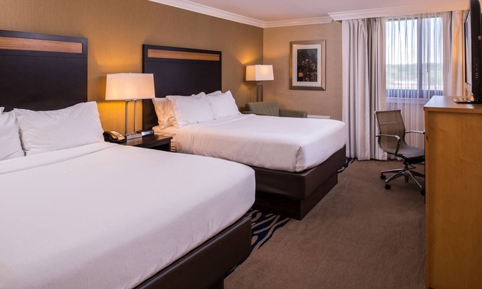 Concord Hotel | DoubleTree by Hilton Downtown Concord