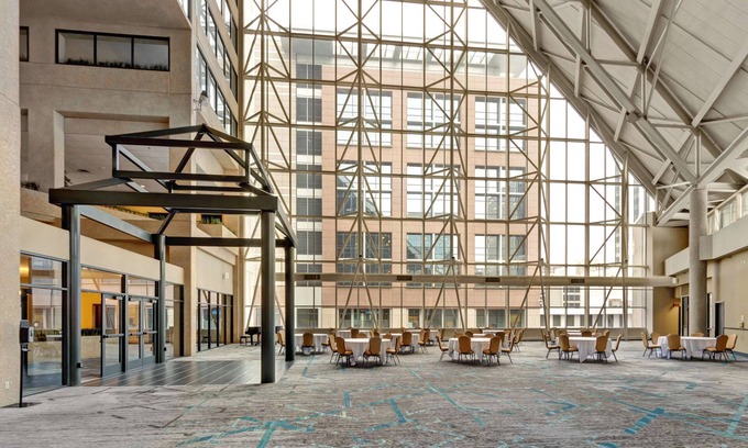 Core Hotel | DoubleTree by Hilton Hotel St. Paul Downtown