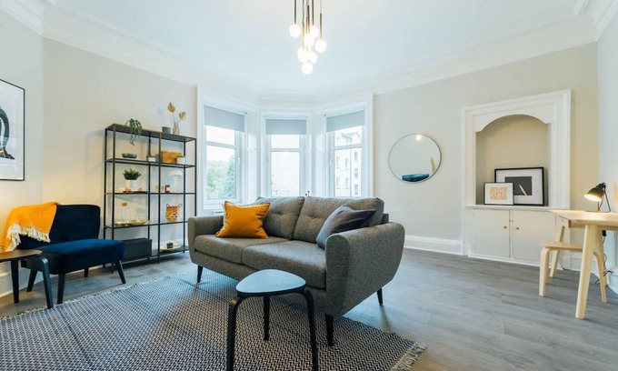 Tillicoultry Apartment | Douglas Street · Simply Stunning Stylish Stirling Apartment