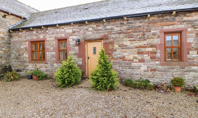 Wing Cottage | DOVE COTTAGE, pet friendly, with open fire in Milton
