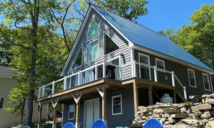 North Stonington House | Down the Lake @ Heron's Cove - Lakefront Rental Home near Winery/Trails/Casinos