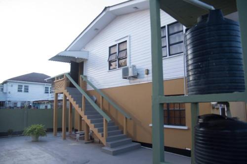 Georgetown Apartment | Downstairs 2 Bedroom Avalon Regia Apartment