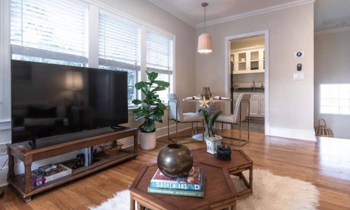 Downtown West Palm Beach House | Downtown 2 bedroom 2 bath cottage