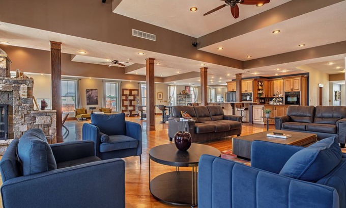 Norwalk Apartment | Downtown 2 Story Loft w/6bdrms-walk to everything!