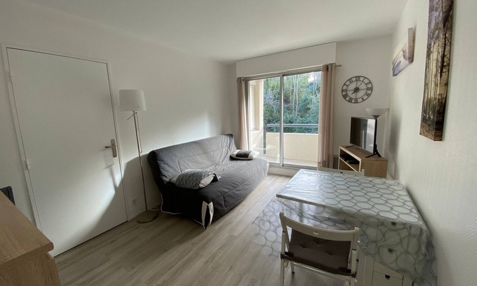 Arcachon Apartment | Downtown Arcachon: Cozy T2 with Balcony, Private Parking, Walk to Shops & Beaches