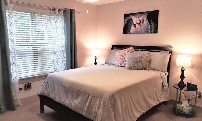 Downtown Atlanta Apartment | Downtown Atlanta location! Walk to EVERYTHING!