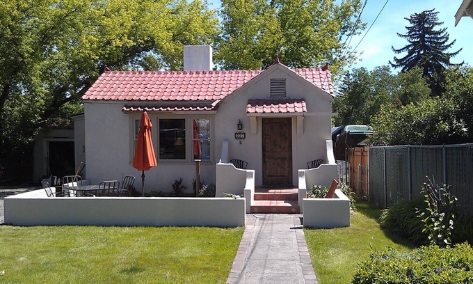 Old Bend House | Downtown Bungalow, Gourmet Kitchen, 2BR/1.5BA