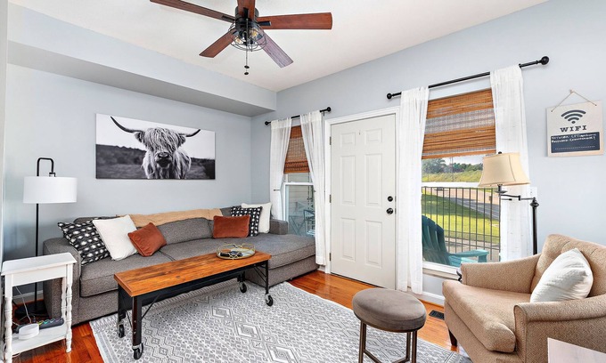 Downtown Kansas City House | Downtown Condo w/City Views Walk to Streetcar