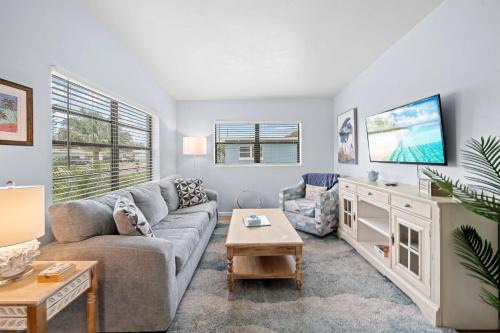 Cocoa Beach Apartment | Downtown Cottage - Walk to the Beach & Restaurants