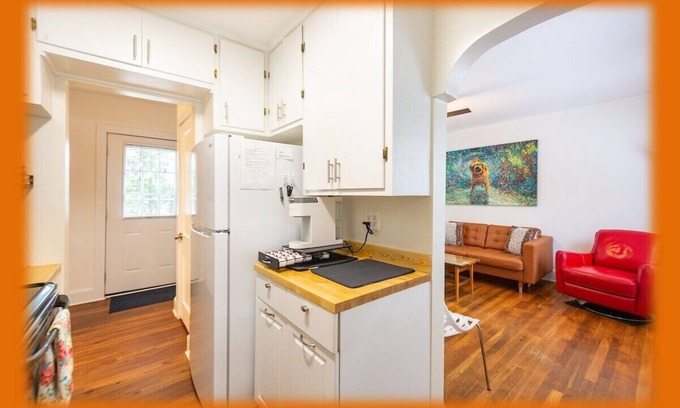 Durham House | DownTown-Fenced-Medical-Work Stay Perfect-BlazingWifi-