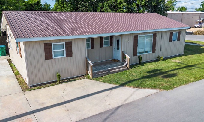 Gulfport House | Downtown Gulfport- Walk to the Beach, Casinos, Restaurants, Breweries