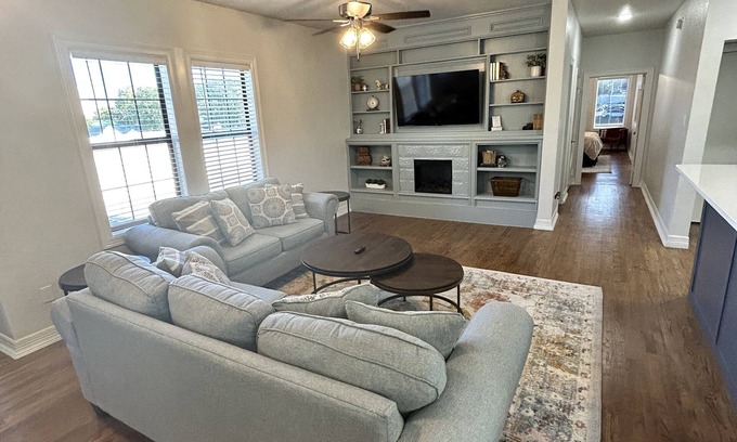 Graham Apartment | Downtown Hideaway - Minutes from PK Lake, Graham Lake & many more attractions.
