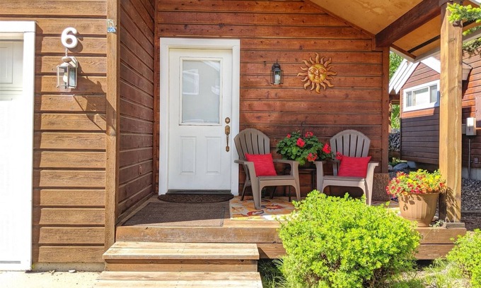 McCall House | Downtown Lakeview Villa Townhome: Walk to Lake and Downtown, Lakeview Balcony