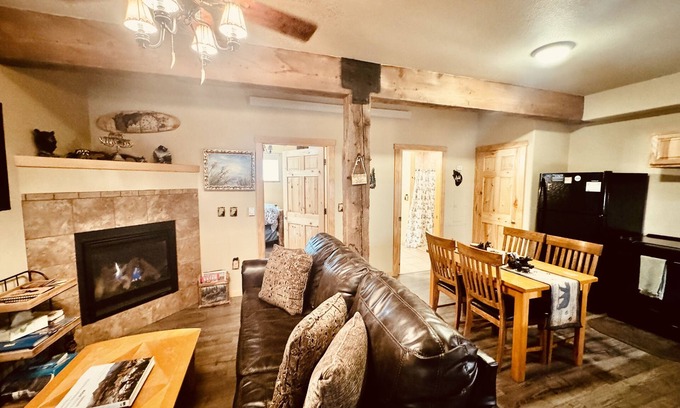 Estes Park Apartment | Downtown lovely retreat.