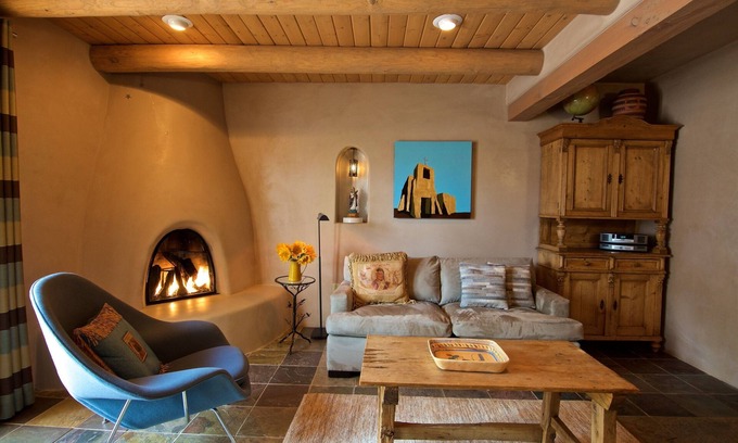 Downtown Santa Fe Condo | Downtown Luxury 'Perfect for Couples' Weekly/Monthly Rates, Parking, Patio, Pets