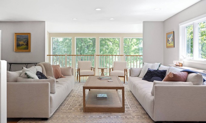 Middlebury House | Downtown Middlebury River House