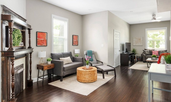 Holy Cross House | Downtown Retreat 1 mile from city center!