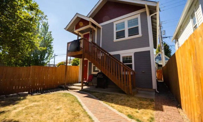 Hilltop House | DOWNTOWN TACOMA HOUSE OF GRAY #4