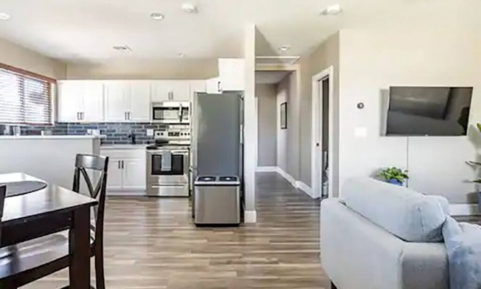 Mitchell Park East Apartment | Downtown Tempe Historical Neighborhood & minutes to ASU