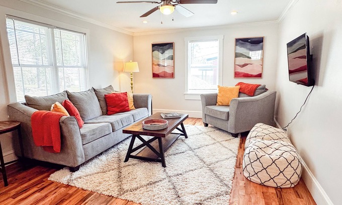Thomasville House | Downtown Thomasville Retreat- Walk Downtown!