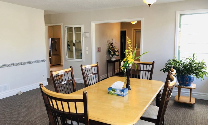 Whitehorse House | Downtown Whitehorse Deluxe Rental
