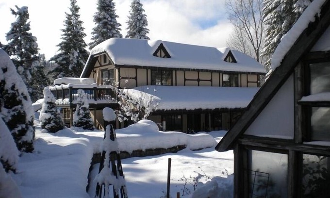 Mount Shasta Cottage | Dragon's Lair/Garden Loft, Very Private, Cov. Gar. 1 BR. 1 BA. 1 Mi to MS.