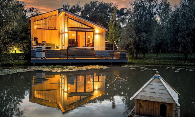Frampton Ski Chalet | Dragonfly Lakeside Lodge