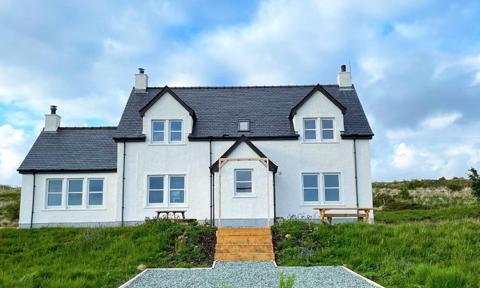Caroy House | Dramatic Sea Views At Healabhal House on the Isle of Skye.