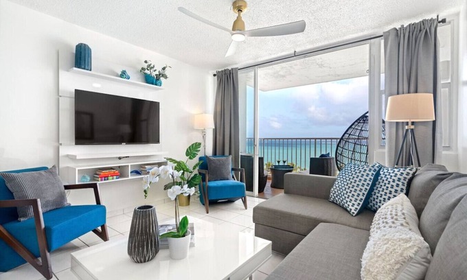 San Juan Condo | Dream Beachfront Vacation King Bed W/D Parking