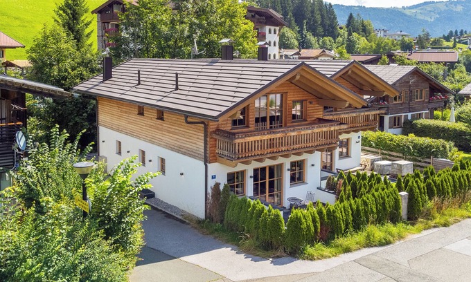 Kirchdorf in Tirol Ski Chalet | Dream chalet with sauna, 100m to ski bus
