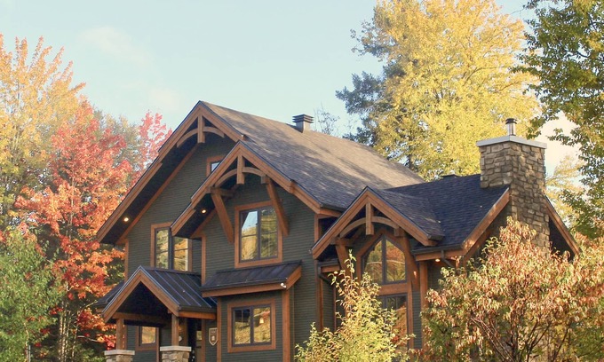 Stoneham Cottage | Dream Cottage Overseeing Ski Slopes (25yo and higher to rent only)