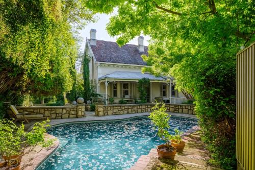 Claremont Apartment | Dream Guest Suite in Fabulous Edwardian Claremont
