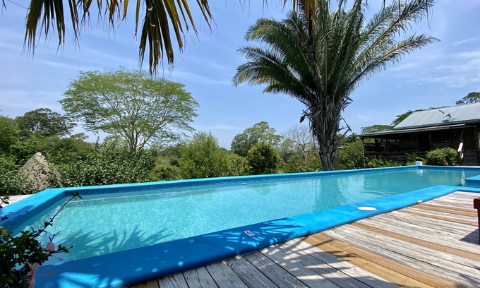 Armenia Hotel | Dream Valley Belize