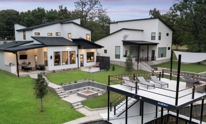 Carolyn Estates House | Dream Weaver On Cedar Creek Lake ⚓️