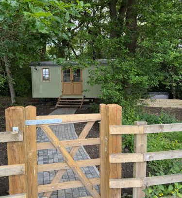 Rowlands Gill Cabin | Dreamers Hut
