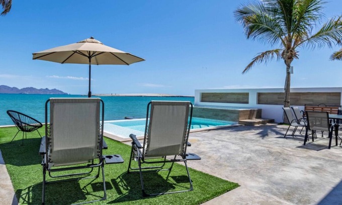 San Carlos House | Dreamhouse 5 Bedroom With Pool Located Right On The Beach