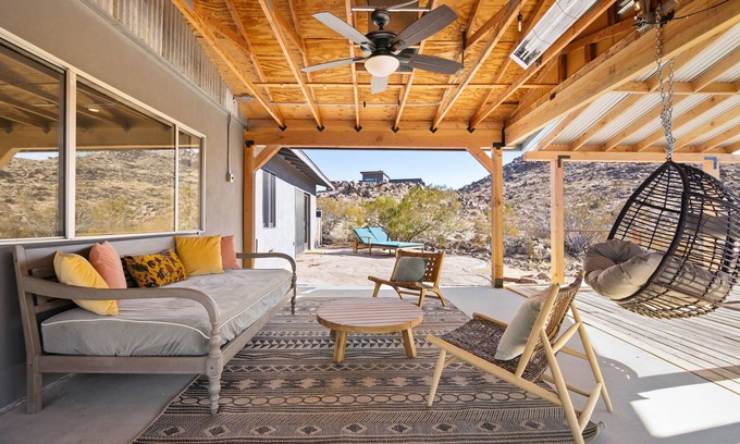 Joshua Tree House | šµDreamspace - Peaceful Home w/Hot Tub, Fire Pit, Amazing Views & Close To Park Entrancešµ