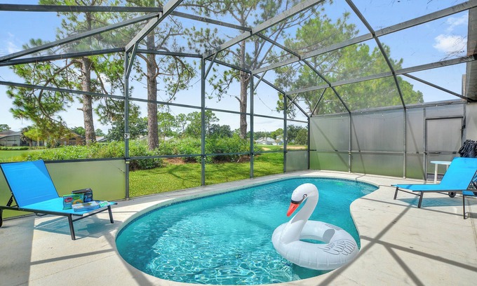 Haines City House | Dreamy 3BR, Pool,Golf, Disney, Universal, Legoland