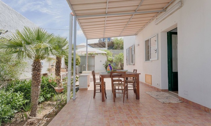 Rilievo Apartment | Dreamy Apartment with Veranda, Pool and Parking