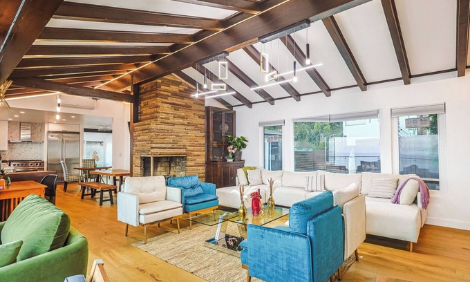 Pacific Palisades House | Dreamy beach house w/direct ocean access, panoramic views, and a jacuzzi.