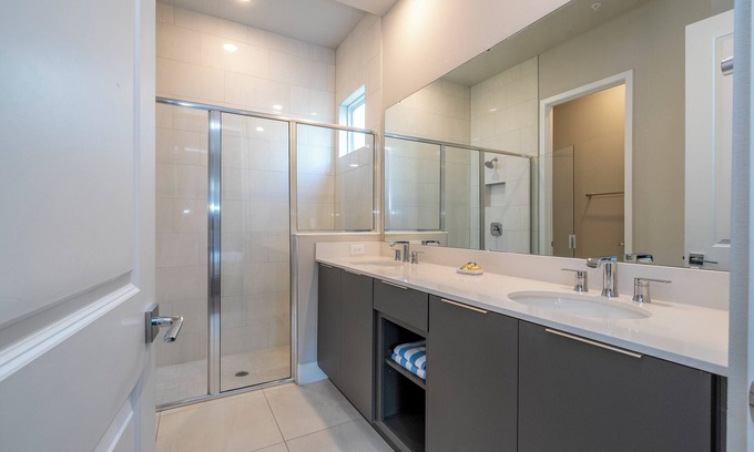 Reunion Apartment | Dreamy Brand New 4BR in Reunion Resort – Great for Families!
