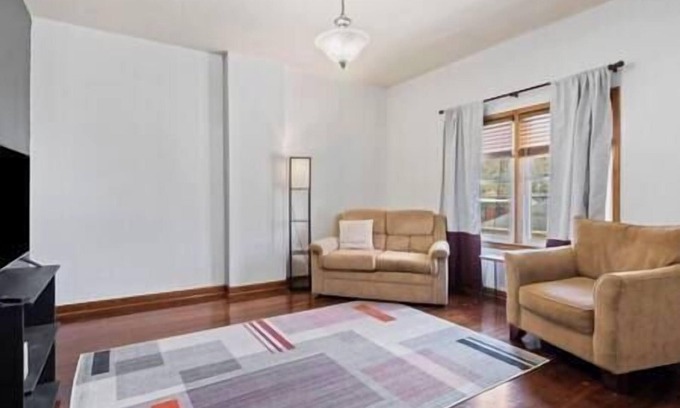 Elkader Apartment | Driftless Suite