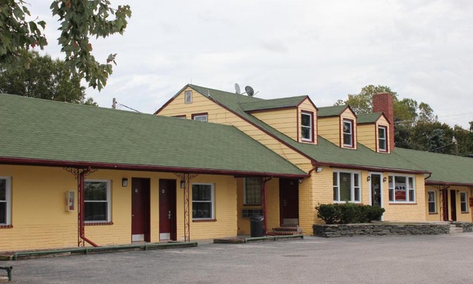 Chestertown Hotel | Driftwood Inn