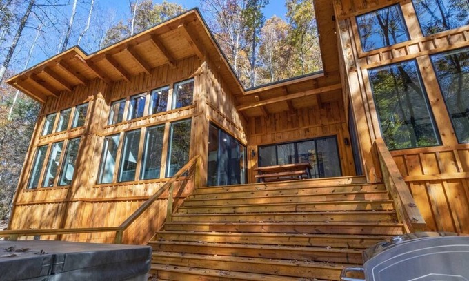 Rogers Cabin | Drop RED GORGEous is a stylish retreat in the heart of the RRG. 4WD IS REQUIRED