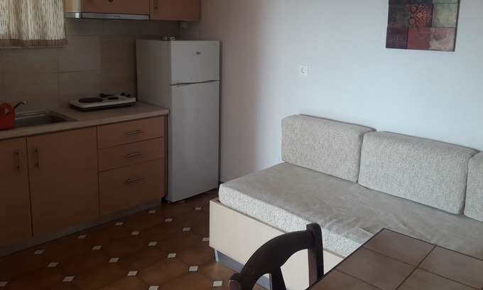 Mavrovouni Apartment | Drossia # 4 - One Bedroom Apartment, Sleeps 4